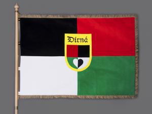 slavnostní vyšívaná vlajka obce Dírná